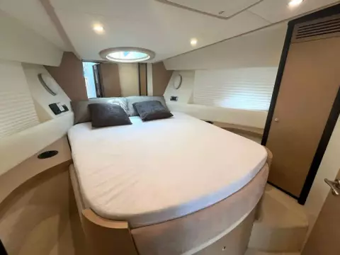 25 - VIP Cabin