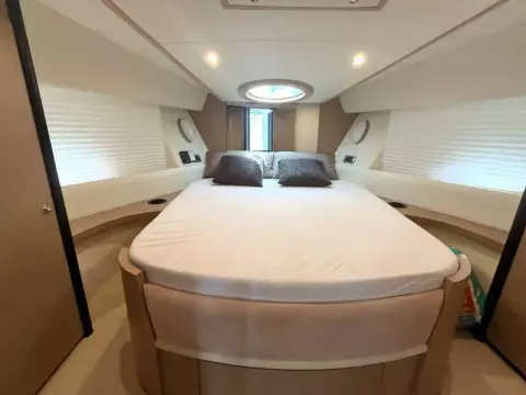 24 - VIP Cabin
