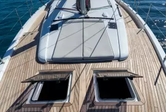 BENETEAU OCEANIS YACHT 54