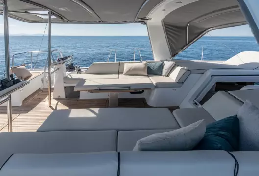 BENETEAU OCEANIS YACHT 54