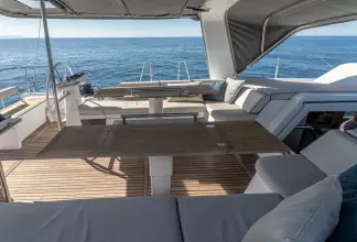 BENETEAU OCEANIS YACHT 54