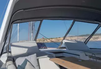 BENETEAU OCEANIS YACHT 54