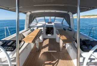 BENETEAU OCEANIS YACHT 54