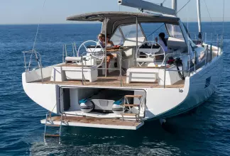BENETEAU OCEANIS YACHT 54
