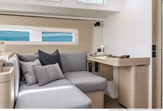 BENETEAU OCEANIS YACHT 54