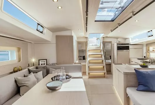 BENETEAU OCEANIS YACHT 54