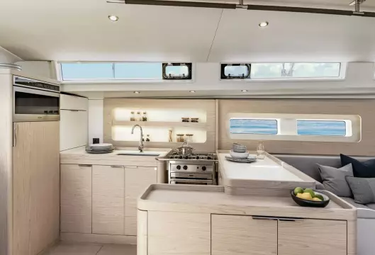 BENETEAU OCEANIS YACHT 54