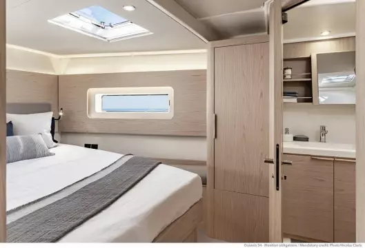 BENETEAU OCEANIS YACHT 54