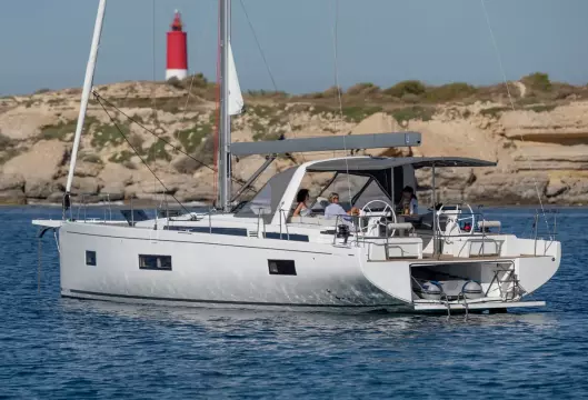 BENETEAU OCEANIS YACHT 54