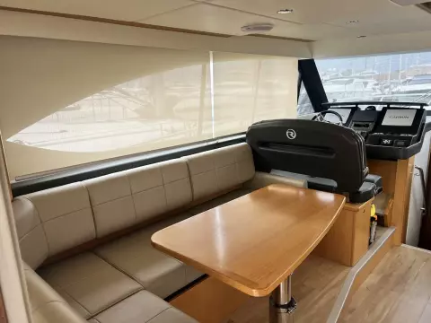 RIVIERA 39 SPORTS MOTOR YACHT FLYBRIDGE