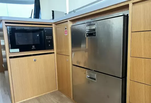 RIVIERA 39 SPORTS MOTOR YACHT FLYBRIDGE