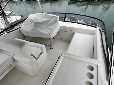 RIVIERA 39 SPORTS MOTOR YACHT FLYBRIDGE