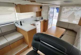 RIVIERA 39 SPORTS MOTOR YACHT FLYBRIDGE