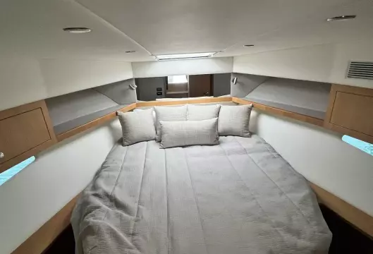 RIVIERA 39 SPORTS MOTOR YACHT FLYBRIDGE