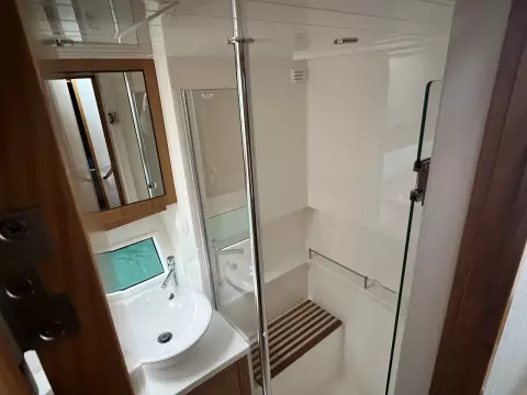 RIVIERA 39 SPORTS MOTOR YACHT FLYBRIDGE