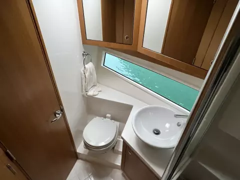 RIVIERA 39 SPORTS MOTOR YACHT FLYBRIDGE