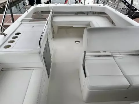 RIVIERA 39 SPORTS MOTOR YACHT FLYBRIDGE