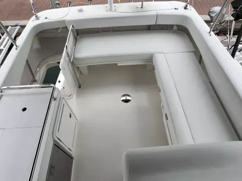 RIVIERA 39 SPORTS MOTOR YACHT FLYBRIDGE