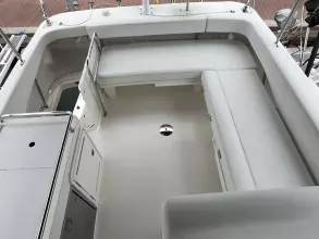 RIVIERA 39 SPORTS MOTOR YACHT FLYBRIDGE