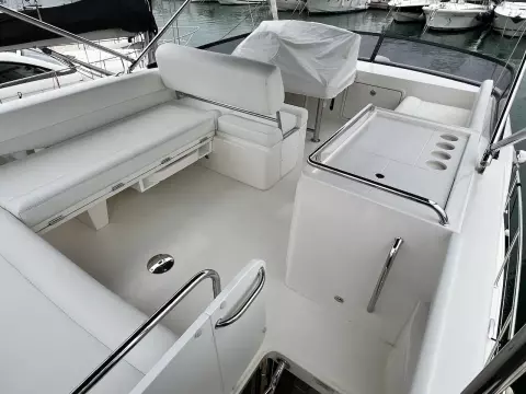 RIVIERA 39 SPORTS MOTOR YACHT FLYBRIDGE