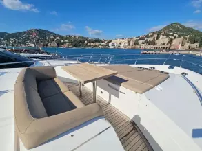12 - Foredeck