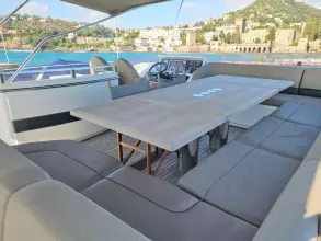4 - Flybridge