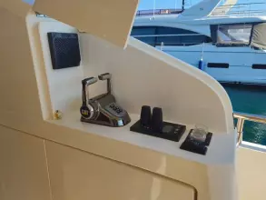 18 - Stern Docking Station