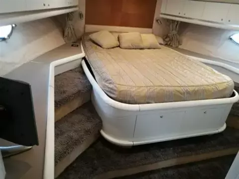 SUNSEEKER - PREDATOR 68 - interiors