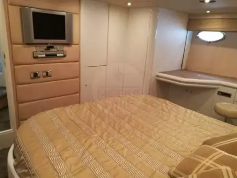 SUNSEEKER - PREDATOR 68 - interiors