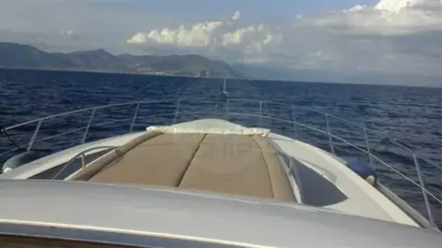 SUNSEEKER - PREDATOR 68 - exteriors