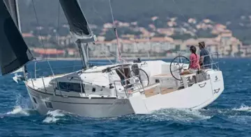 BENETEAU - OCEANIS 38.1 - exteriors