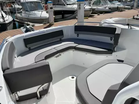 Jeanneau 7.5 Center Console 11