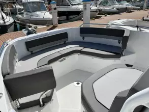 Jeanneau 7.5 Center Console 11
