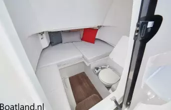 Jeanneau 7.5 Center Console 13