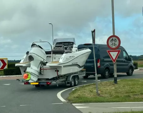 Jeanneau 7.5 Center Console 6