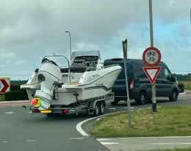Jeanneau 7.5 Center Console 6