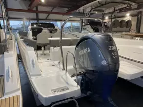 Jeanneau 7.5 Center Console 10