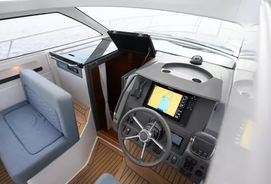 Nimbus 305 Drophead 19