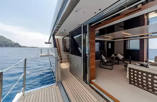 Sanlorenzo-40-Alloy-MY-Lady-A-motor-yacht-for-sale-interior-image-Lengers-Yachts-5.png