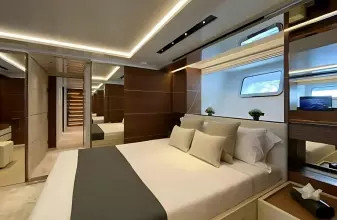 Sanlorenzo-40-Alloy-MY-Lady-A-motor-yacht-for-sale-interior-image-Lengers-Yachts-8.png