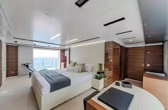Sanlorenzo-40-Alloy-MY-Lady-A-motor-yacht-for-sale-interior-image-Lengers-Yachts-9.png