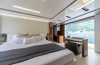 Sanlorenzo-40-Alloy-MY-Lady-A-motor-yacht-for-sale-interior-image-Lengers-Yachts-15.png