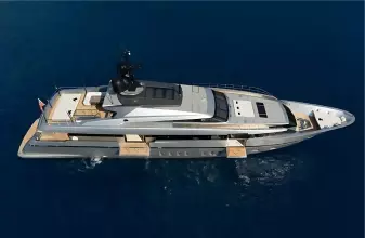 Sanlorenzo-40-Alloy-MY-Lady-A-motor-yacht-for-sale-exterior-image-Lengers-Yachts.png