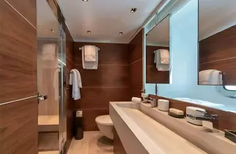 Sanlorenzo-40-Alloy-MY-Lady-A-motor-yacht-for-sale-interior-image-Lengers-Yachts-18.png