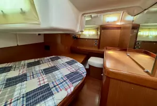 Aft Stateroom Vanity