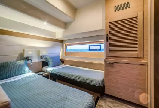 BENETEAU Grand Trawler 62