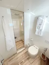 2020 SANLORENZO SL86 VIP SHOWER