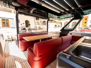 9 - Cockpit