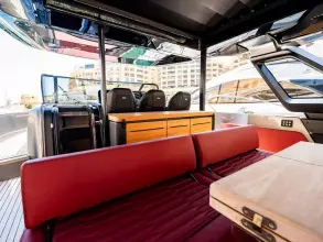 10 - Cockpit