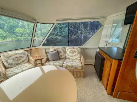 Enclosed Aft Deck